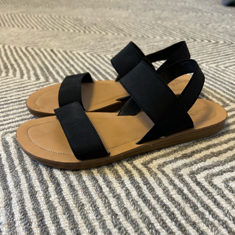 Universal Thread Elastic Sandals
